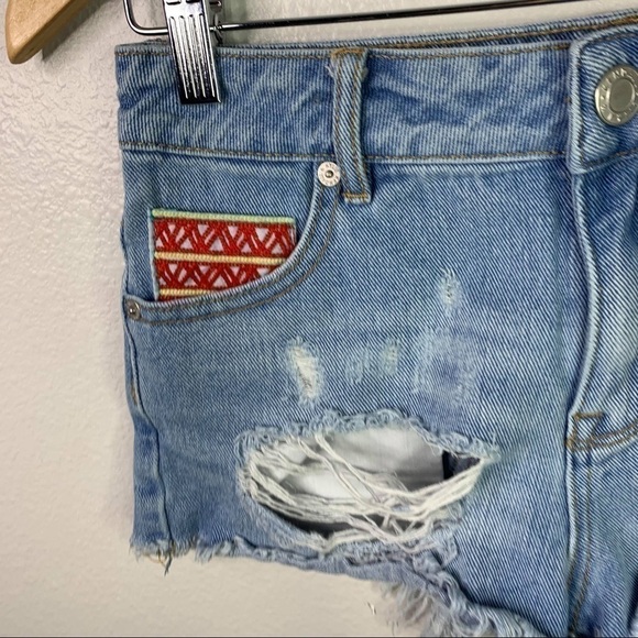 Kendall and Kylie denim patch distressed shorts - Picture 6 of 8